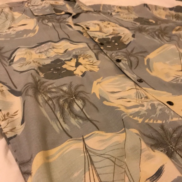 Nice shirt. NWOT - Picture 3 of 5